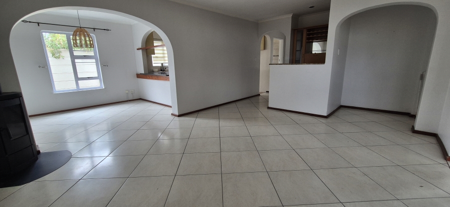 To Let 3 Bedroom Property for Rent in Waves Edge Western Cape